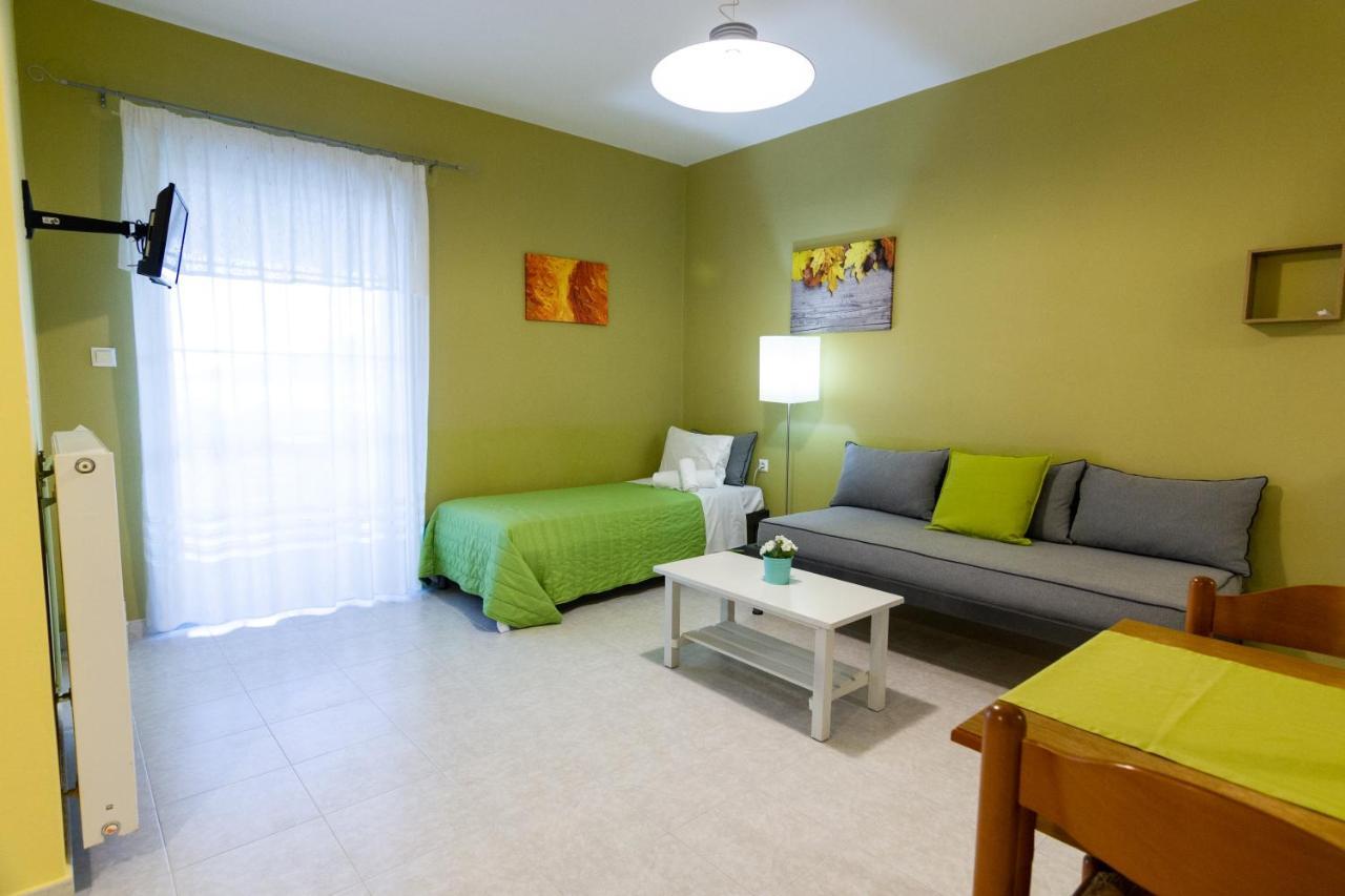 Elaionas Aparthotel Leonídion Екстериор снимка