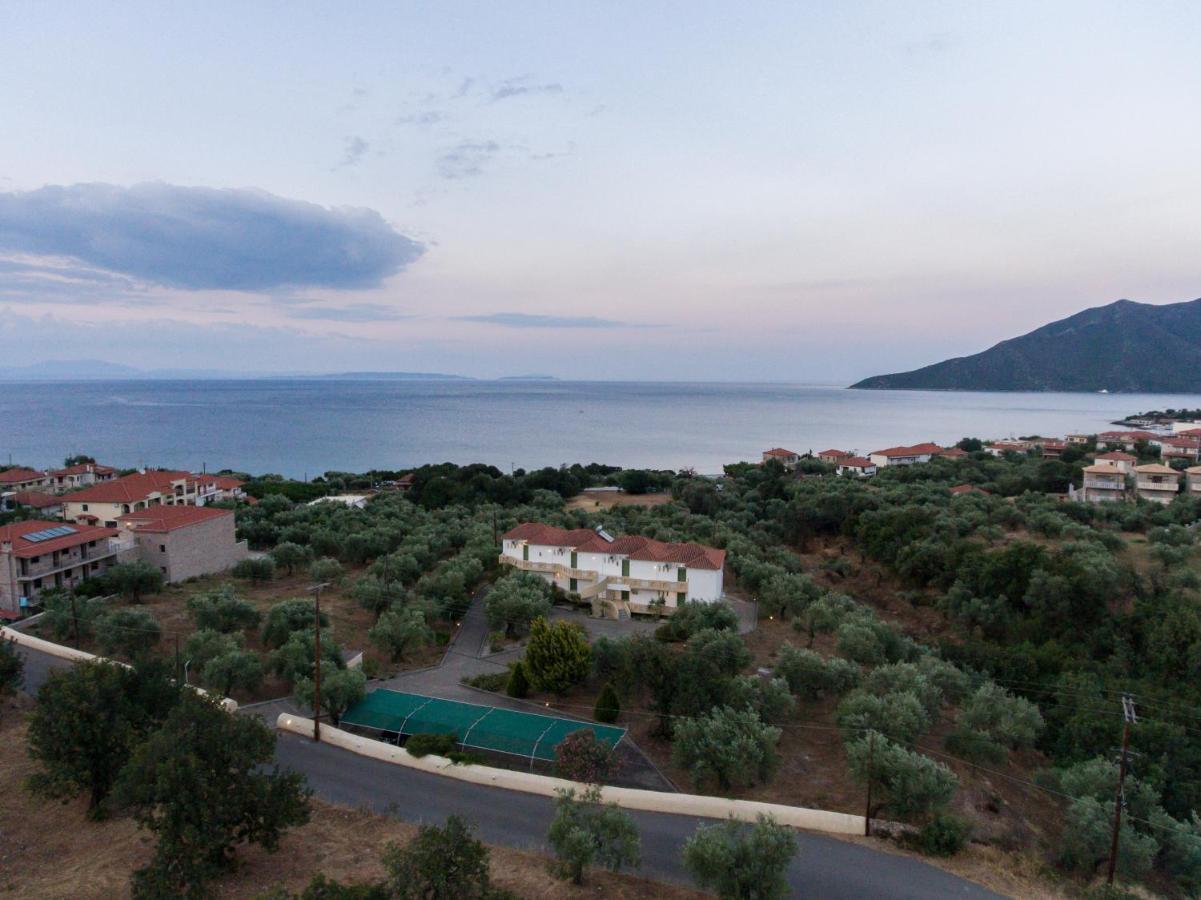 Elaionas Aparthotel Leonídion Екстериор снимка