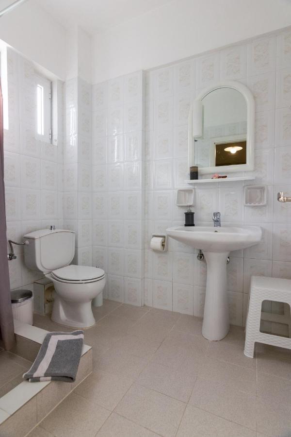 Elaionas Aparthotel Leonídion Екстериор снимка