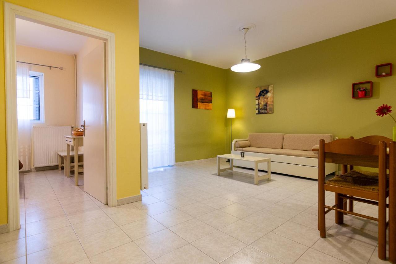Elaionas Aparthotel Leonídion Екстериор снимка